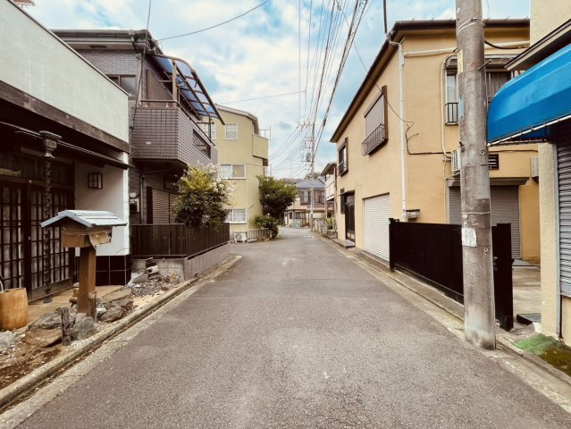 【前面道路含む現地写真】 | 東久留米市浅間町２丁目　売地 | 駅前にはPARCOなどの商業施設も充実、お買い物にも便利です
