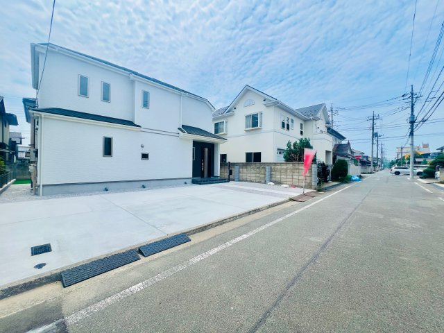 前橋市光が丘町の前面道路含む現地写真|閑静な住宅地で駐車も楽々