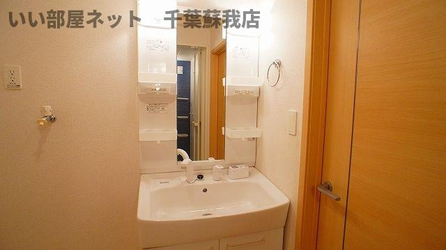 カモミールの洗面所|忙しい朝には欠かせない洗面所です