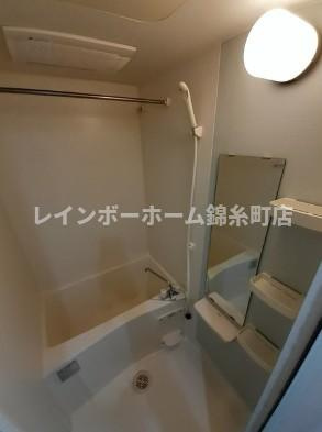 フロレスタの浴室
