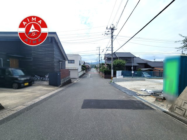 糟屋郡宇美町桜原1丁目第13-1棟（1号棟）の外観|前面道路含む現地の写真です。