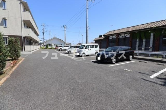 パークドプランタン　Ｃの駐車場
