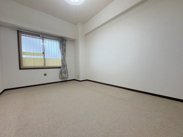 中古マンション　ネオハイツ郡山南13階　の洋室|6.2帖の洋室！子供部屋としてもおすすめの一部屋です！