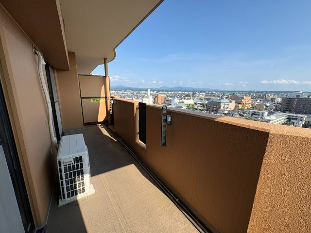 中古マンション　ネオハイツ郡山南13階　のバルコニー|バルコニーは南面と西面に面しているので陽当たり良好です！