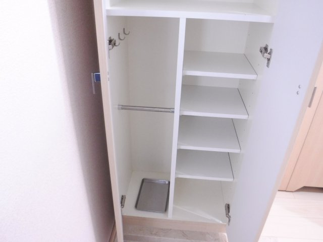スカイコート武蔵小杉壱番館の収納|他のお部屋の参考写真となります。