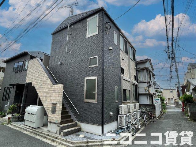 中野区中野６丁目のアパートの外観
