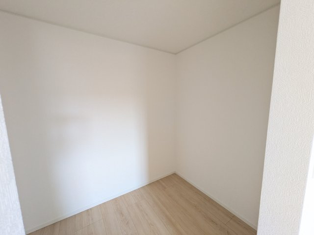石岡市東光台　第4　新築戸建て　2号棟の収納|大容量のクローゼットを完備。衣類から季節家電までスッキリ片付き、空間を有効活用できます。
