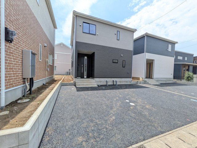 石岡市東光台　第4　新築戸建て　2号棟の前面道路含む現地写真|写真だけでは伝わらない快適さを、ぜひ現地で体感しませんか？
即日見学可能です！平日のご案内も可能です♪
お気軽にお問合せまたはお電話ください！
0297-86-8370まで【リアライズ不動産】