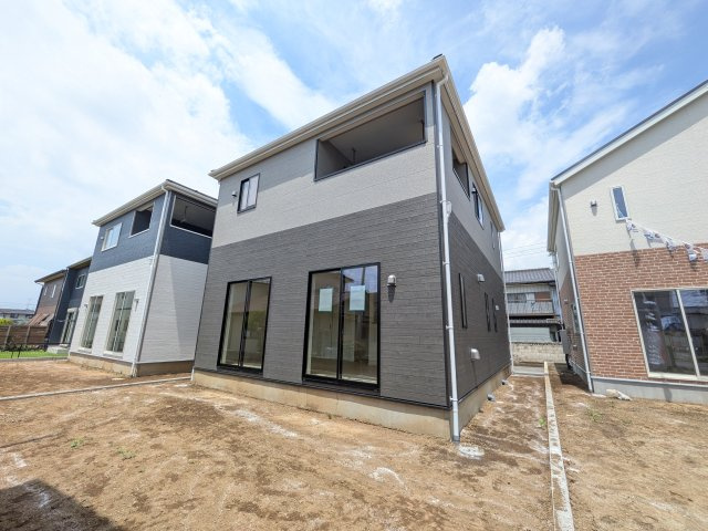石岡市東光台　第4　新築戸建て　2号棟の外観|【月々4万円台〜】
写真だけでは伝わらない快適さを、ぜひ現地で体感しませんか？
即日見学可能です！平日のご案内も可能です♪
お気軽にお問合せください！