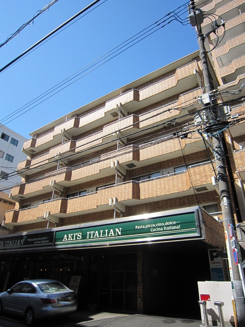 エクセル秋山の外観|タイル張りのマンション♪