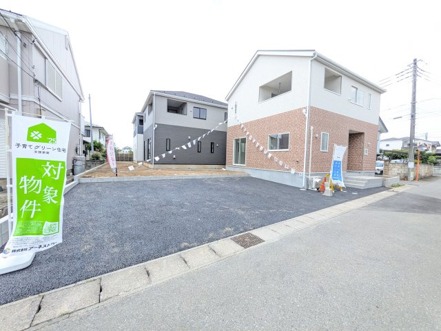 石岡市東光台　第4　新築戸建て　3号棟の前面道路含む現地写真|写真だけでは伝わらない快適さを、ぜひ現地で体感しませんか？
即日見学可能です！平日のご案内も可能です♪
お気軽にお問合せまたはお電話ください！
0297-86-8370まで【リアライズ不動産】