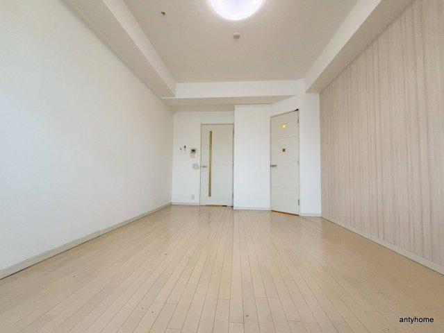 クラウンハイム北心斎橋フラワーコート　仲介手数料無料の居間・リビング