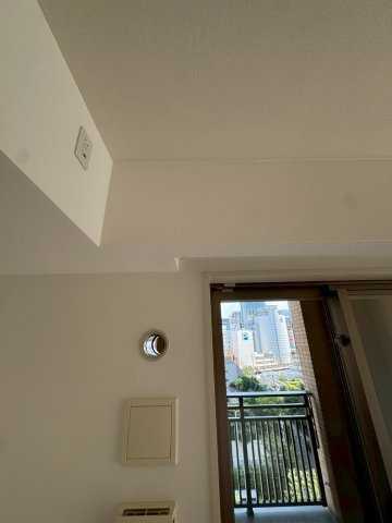 プレミスト梅田Northの居間・リビング|こちらの居間で趣味の時間をお楽しみください