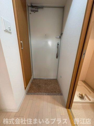 Uresidence京橋の玄関