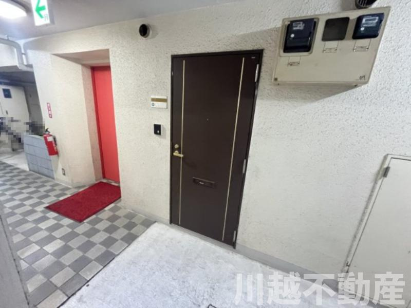 事務所に投資用に最適な好立地マンションの玄関|毎日通る玄関はこちらです
