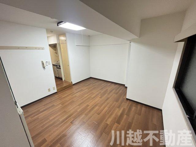 事務所に投資用に最適な好立地マンションの洋室|内装リフォーム済のきれいな部屋