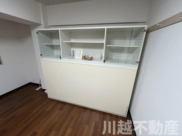 事務所に投資用に最適な好立地マンションの設備|造作家具は収納と格納ベッドで便利です