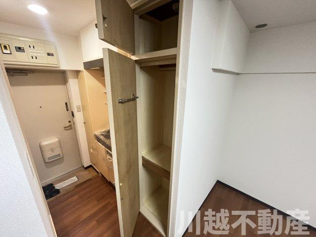 事務所に投資用に最適な好立地マンションの収納|キッチン脇の天袋付収納