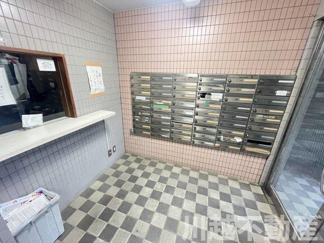 事務所に投資用に最適な好立地マンションの設備|エントランス脇に設けられたメールボックス