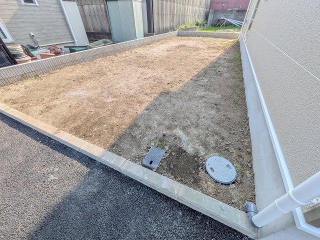 笠間市旭町　第9　新築戸建て　2号棟の庭|日当たりや広さを現地で体感してください。理想のガーデニングや家庭菜園を始めてみませんか。