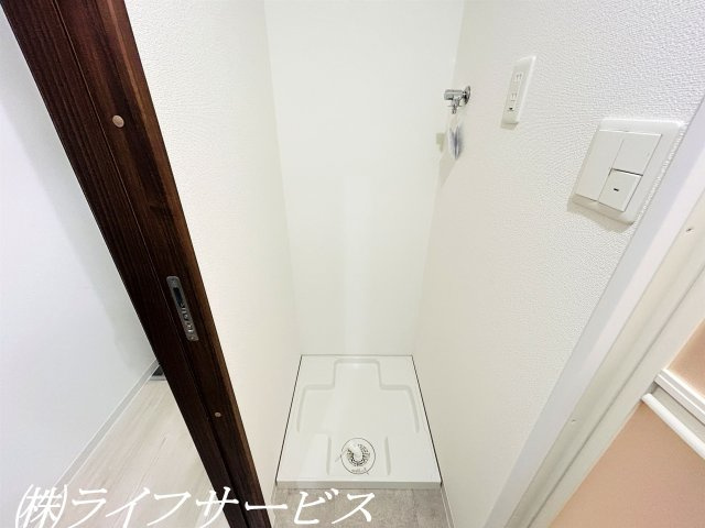 【洗面所】 | エバーグリーン新御堂 | 洗濯パン