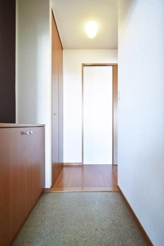 TSコートの玄関|シューズボックス付きの玄関です★