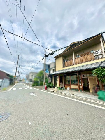 【前面道路含む現地写真】の画像
