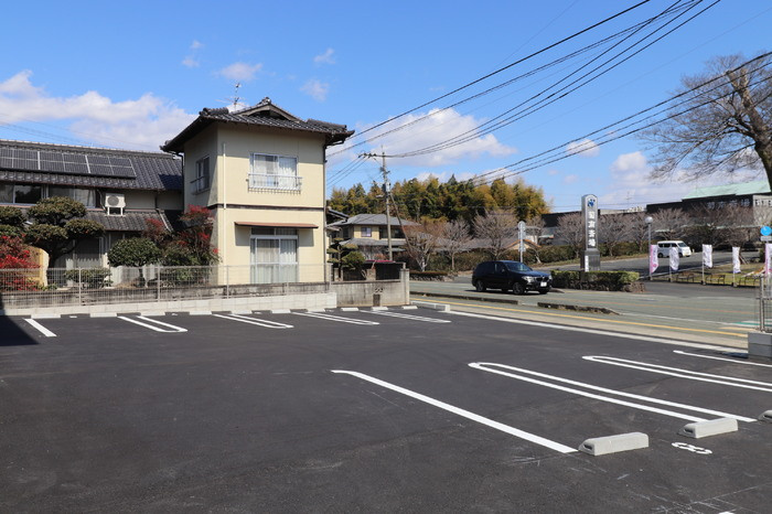 D-ROOM須屋（トリシア）の駐車場