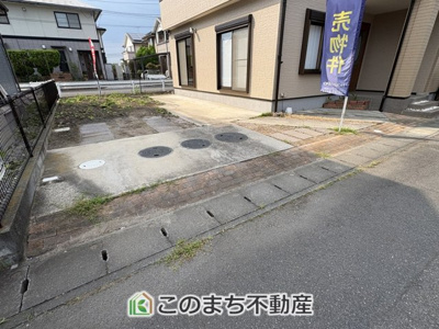 【駐車場】 | 小山市雨ヶ谷新田　再生住宅 | 横並びに2台駐車可能♪
