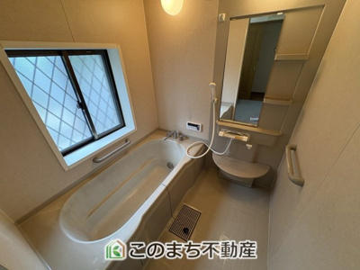 【浴室】 | 小山市雨ヶ谷新田　再生住宅 | 足を伸ばしてゆったり入浴できる1坪タイプのお風呂です☆
