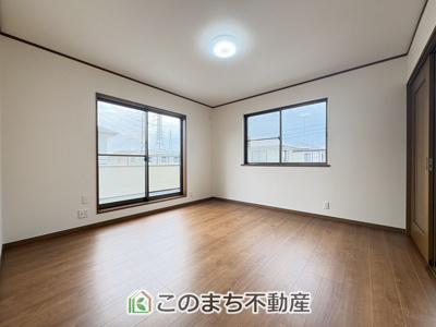 【洋室】 | 小山市雨ヶ谷新田　再生住宅 | 南向きで陽当たりの良い洋室♪風通しもよく快適です☆
