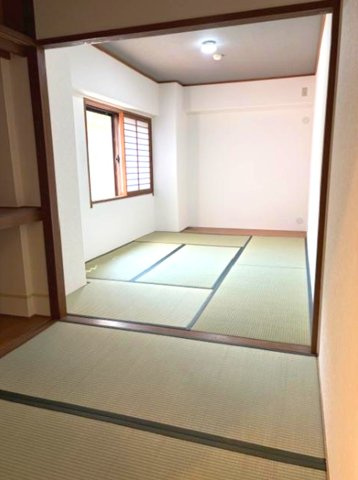 フローラルハイツ岡本の和室|しっとりと落ち着いた雰囲気です。気軽にごろ～んと出来ます