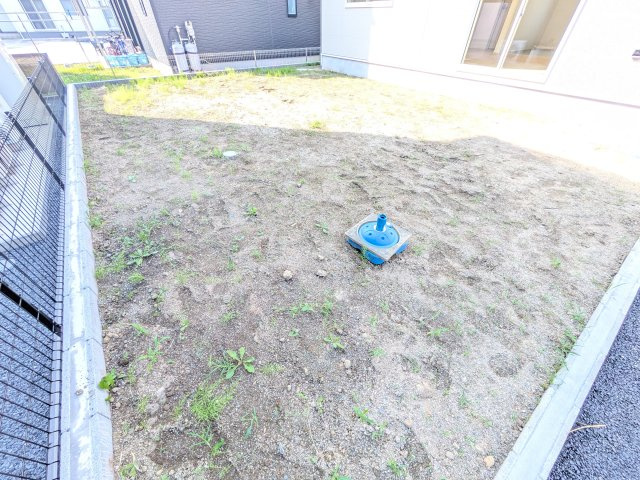 笠間市鯉淵　第9　新築戸建て　2号棟の庭|日当たりや広さを現地で体感してください。理想のガーデニングや家庭菜園を始めてみませんか。