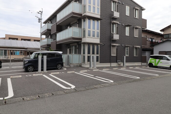 Grande Kawazuの駐車場