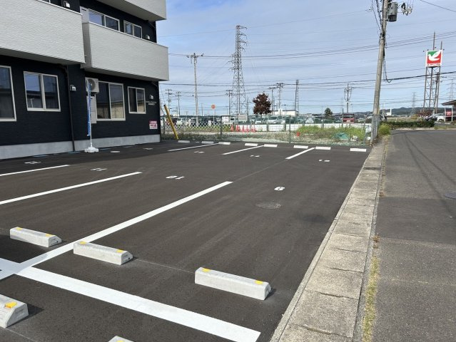 メリディアン高橋の駐車場