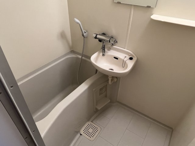メゾンアイエムの浴室