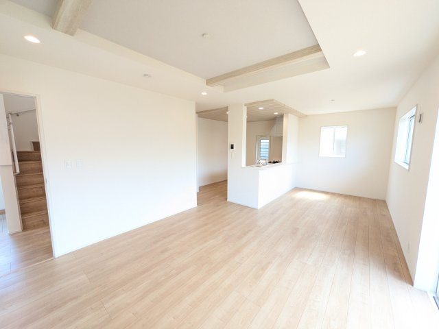 水戸市見川町　4期　新築戸建ての居間・リビング|居心地の良いデザインと機能性を両立。
ご友人を招いたり、趣味を楽しんだり、様々なシーンで活躍する団らんの中心地です。