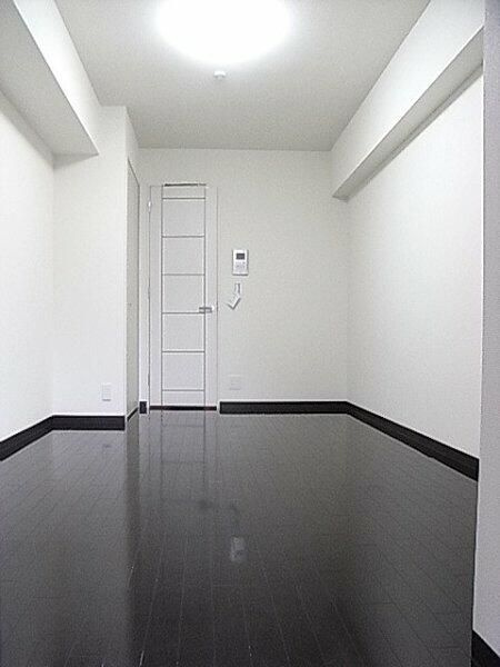フェニックス中板橋の居間・リビング|こちらのリビングで趣味の時間をお楽しみください