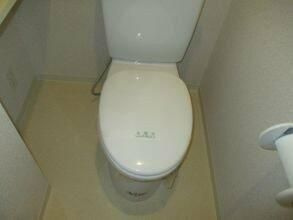 フェニックス中板橋のトイレ|ゆったりとした空間のトイレです