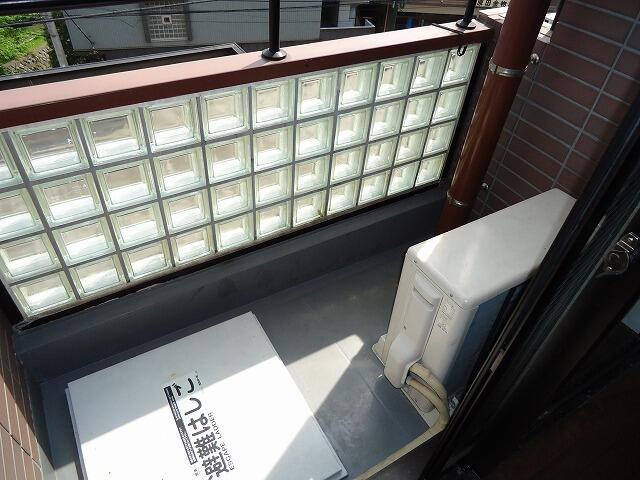 川崎市多摩区西生田２丁目の賃貸マンションのバルコニー