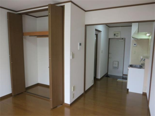 川崎市多摩区登戸のアパートの内装