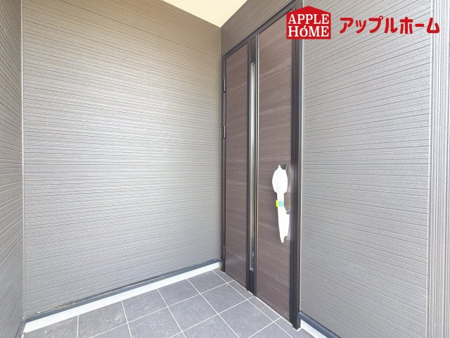 さいたま市見沼区東宮下の玄関|ぜひ現地にて、実際の建物・街並み・日当たり等ご確認下さい♪お問い合わせはお気軽に☆　TEL「0120-466263」