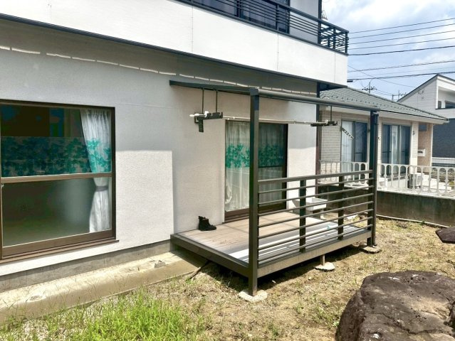 【中古戸建】足利市東砂原後町のバルコニー|■バルコニー｜あたたかな陽のひかりを浴びることのできるバルコニー。お洗濯物やお布団を干せば、家族みんなが気持ちよく暮らすことができます(*^^*)