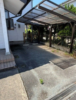 広瀬貸家の駐車場|駐車場に車を止められます