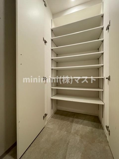 大阪市中央区南船場２丁目の賃貸マンションの収納