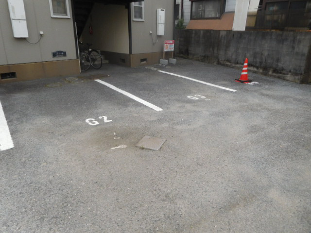 メゾン澤田 G棟の駐車場