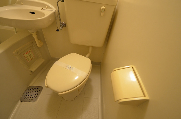 浴室内にトイレがあります！