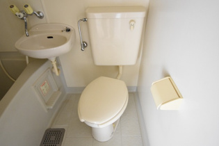浴室内にトイレがあります！