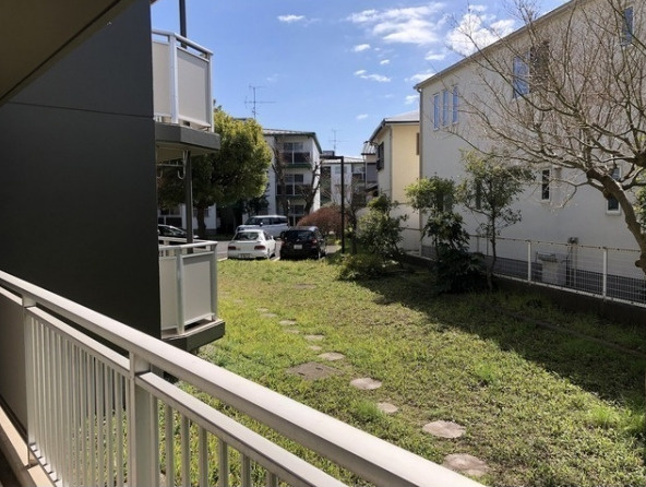 テレパレス柏てるて　南街区　1号棟のバルコニー