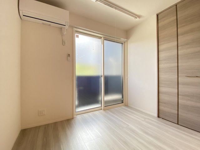西宮市青木町のアパートの居間・リビング